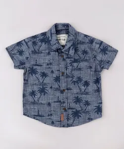 Camisa Jeans Infantil Estampada de Coqueiros com Bolso Manga Curta Azul Escuro 2