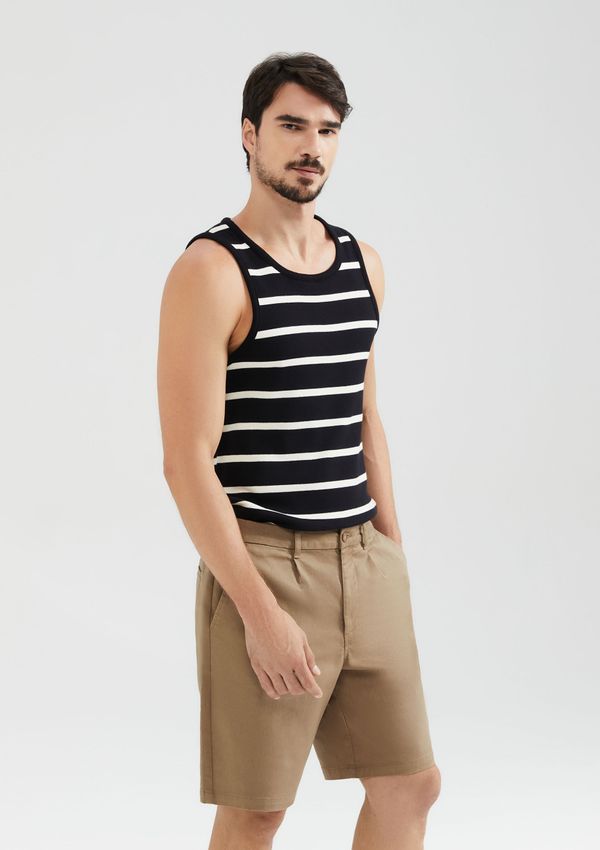 Bermuda Masculina Chino Em Sarja - Bege 046