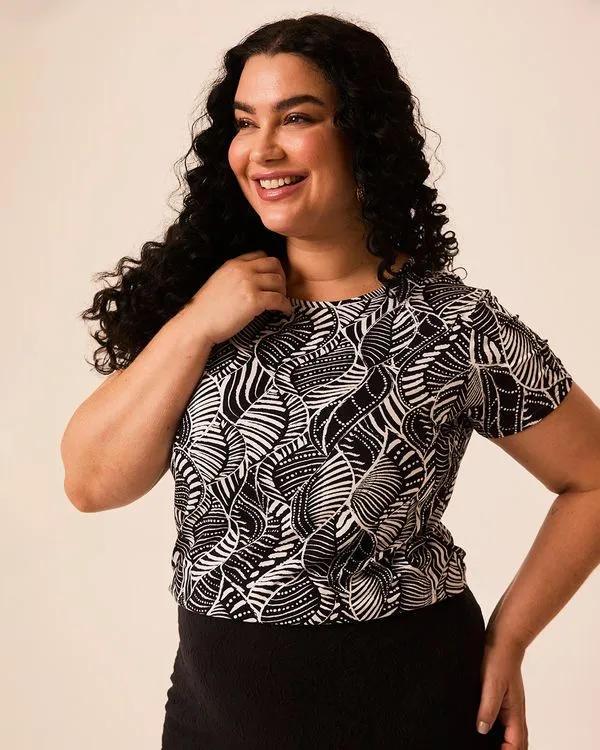 Blusa Feminina Plus Size Estampa Corrida Em Viscose Stretch Preto - G2