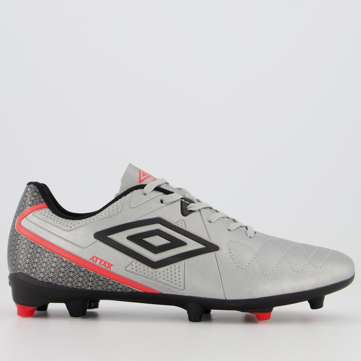 Chuteira Umbro Attak Eternal Campo Prata