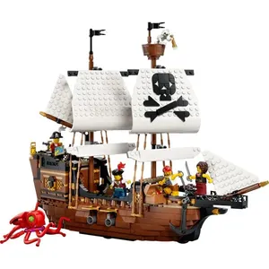 LEGO® Creator 3 em 1 - Navio pirata icônico