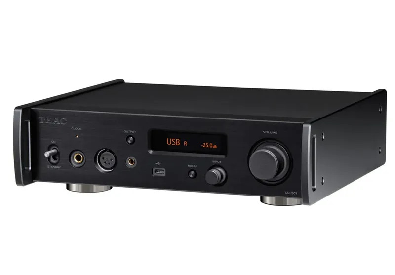 Teac UD-507 DAC/Pré-amplificador/Amplificador de fone de ouvido - 120v - Preto