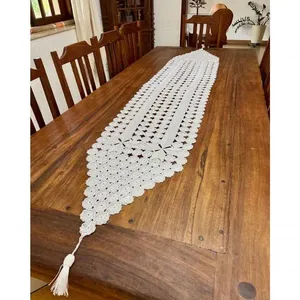 Caminho de Mesa Crochê Talinha de Polipropileno 2,20Mx45CM Branco Artesanal Caminho de Mesa Crochê Talinha Polipropileno 2,20Mx45CM Branco Artesanal