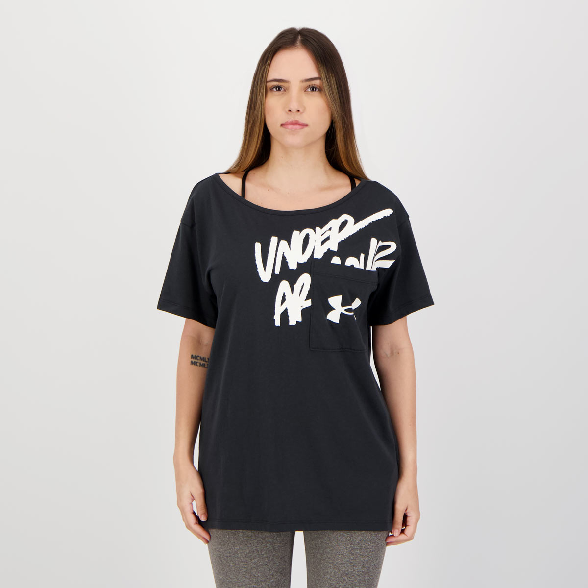 Camiseta Under Armour LVE Oversized Feminina Preta
