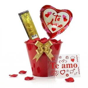 Kit Decorativo Dia das Mães com Balão Coração Pétalas Laço e Balde Metalizado Vermelho Extra Festas Kit Decorativo Dia das Mães Balão Pétalas e Balde Metalizado Vermelho Extra Festas