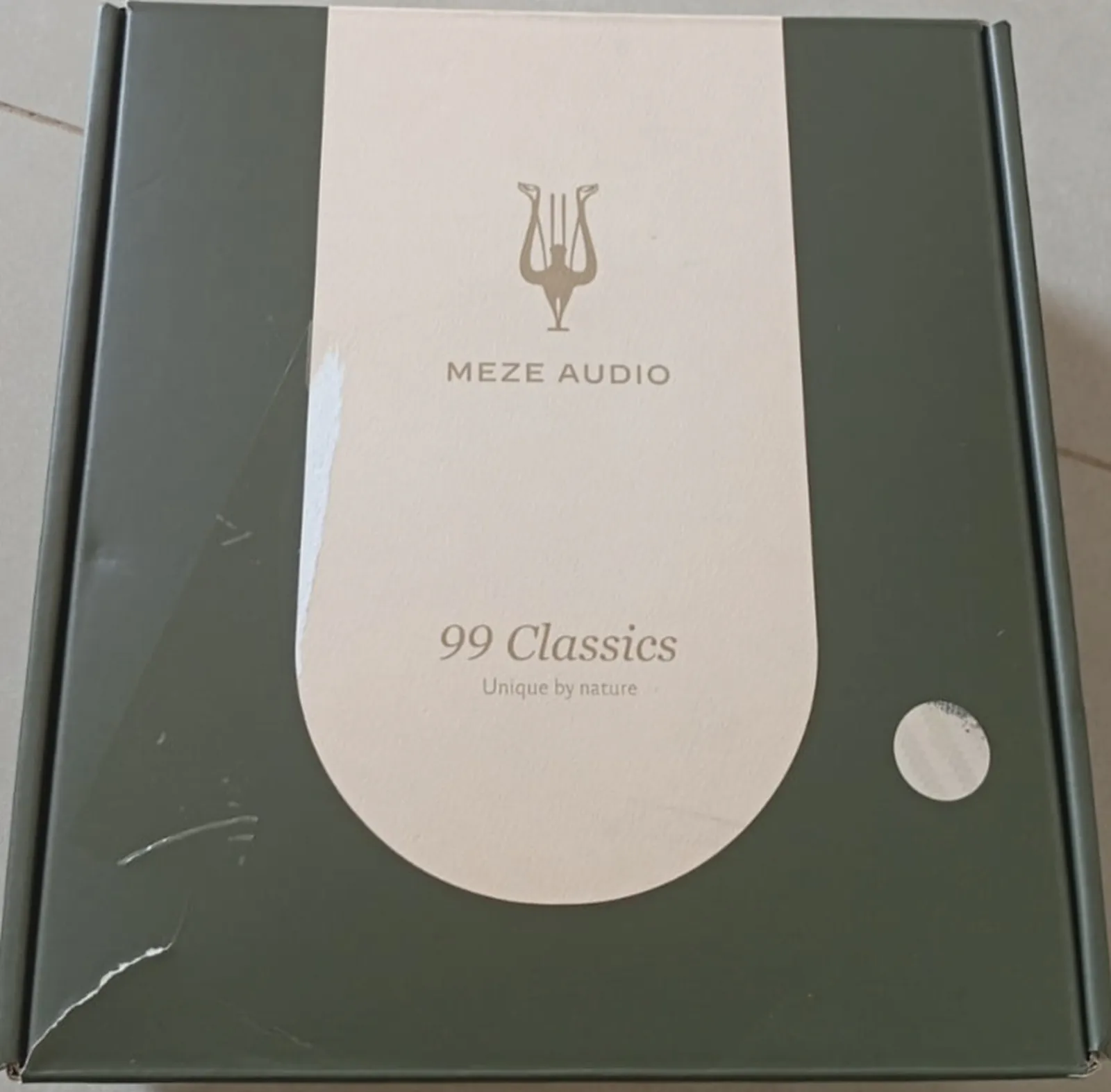 Caixa aberta - Fone de ouvido Meze 99 Classics V2 - Walnut Gold
