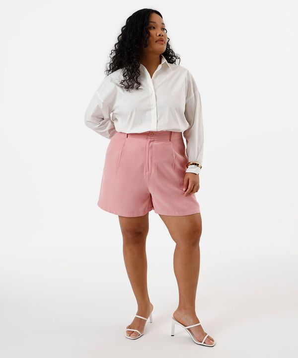 short feminino de alfaiataria com pregas plus size rosa 52