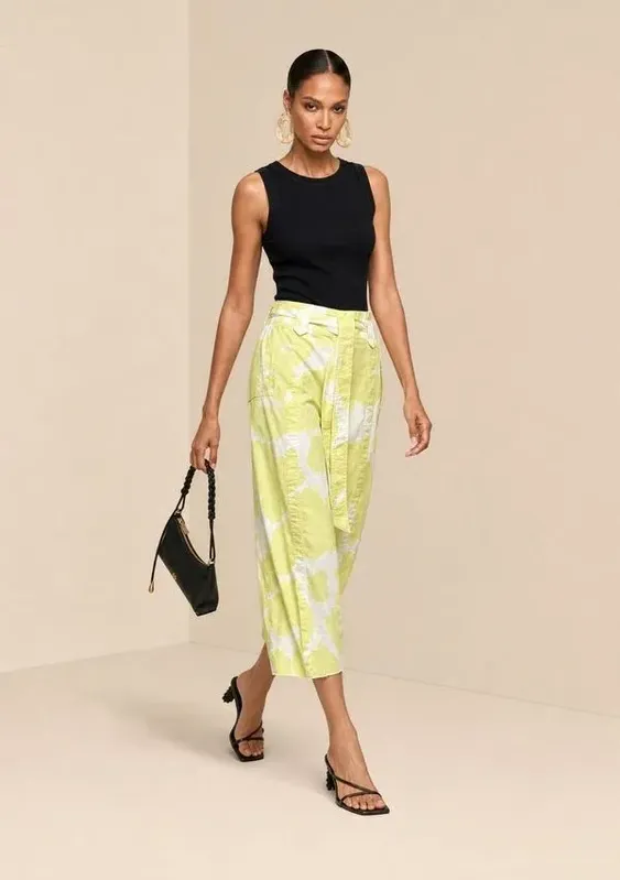 Calça Pantacourt Alta Verde 40