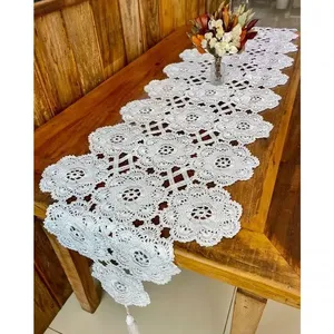 Caminho de Mesa Crochê Trançado Liso em Polipropileno 2,10Mx45CM Artesanal Branco Caminho de Mesa Crochê Trançado Polipropileno 2,10Mx45CM Branco