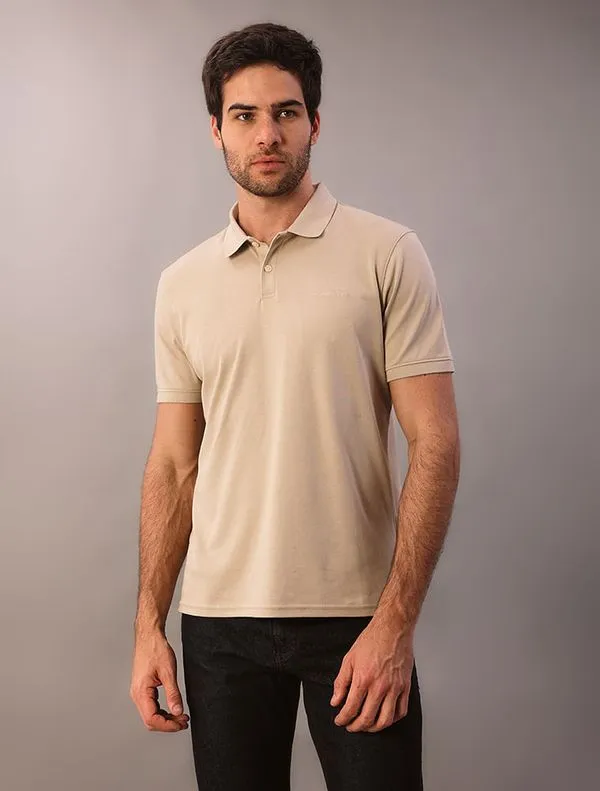 Polo Masculina Liquid Touch Calvin Klein - Caqui Medio Polo Masculina Liquid Touch Calvin Klein Caqui Medio Gg