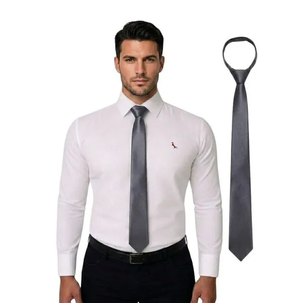 Gravata Slim Lisa Lelo Slim Lisa em Poliéster 5cm a 6cm 145cm Grafite Masculina Social Gravata Slim Lelo Slim Lisa Poliéster 5cm a 6cm 145cm Grafite Masculina