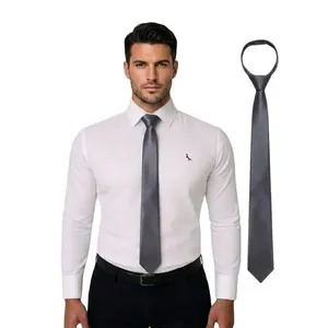 Gravata Slim Lisa Lelo Slim Lisa em Poliéster 5cm a 6cm 145cm Grafite Masculina Social Gravata Slim Lelo Slim Lisa Poliéster 5cm a 6cm 145cm Grafite Masculina