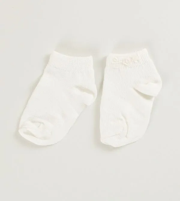 Meia com Bordado Florzinha Off White - Tam. 18 a 25 Cru - 22 a 25