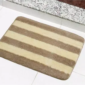 Tapete de Banheiro Tapetes Júnior Topázio em Polipropileno 40x60cm Bege