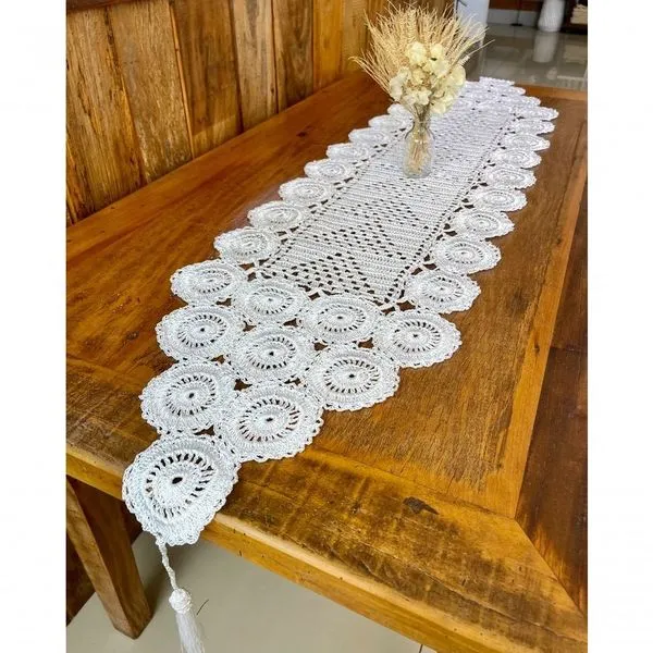 Caminho de Mesa Crochê Polipropileno 1,50mx38cm Branco Artesanal Caminho de Mesa Crochê Polipropileno 1,50mx38cm Branco