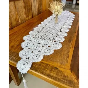 Caminho de Mesa Crochê Polipropileno 1,50mx38cm Branco Artesanal Caminho de Mesa Crochê Polipropileno 1,50mx38cm Branco