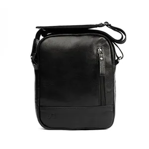 Bolsa Transversal Masculina em Couro Arpoador Preta 0081315458001