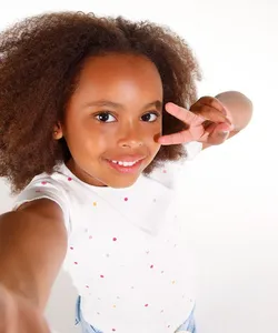 blusa infantil manga curta poá off white 5