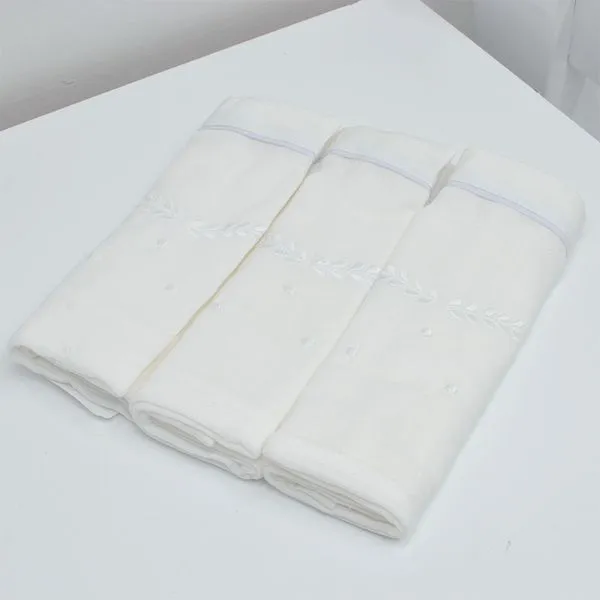 Kit Fralda de Ombro Bordada Clássicos com 3un - 3186 Branca