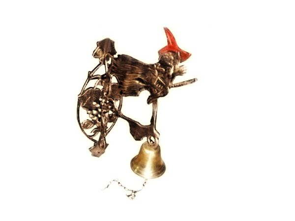 Sineta (sino) de Bronze de Parede Modelo Bruxa de Alumínio