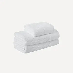 Kit 2 Toalhas de Banho e Rosto Essen Branco
