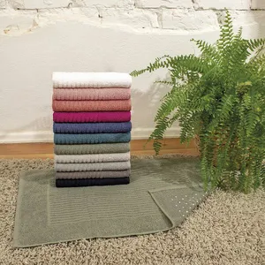 Toalha de Piso Atlântica Basic 100% Algodão com Antiderrapante Rosa Romã