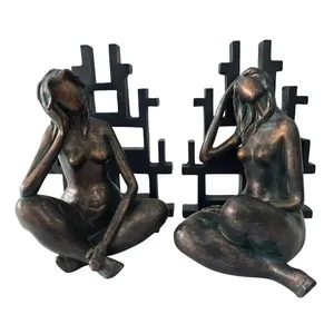 Jogo Aparador de Livros Escultura Feminina em Resina Decorativa Bronze com Verde Petróleo Mabruk Aparador de Livros Escultura Feminina em Resina Bronze com Verde Petróleo Mabruk