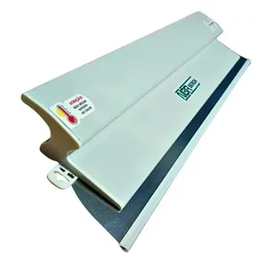 Desempenadeira Tipo Avião Berox 40cm para Aplicação de Efeitos e Acabamentos Finos com Lâminas Flexíveis de Aço Inox Desempenadeira Tipo Avião Berox 40cm com Lâminas Flexíveis de Aço Inox e Alta Resistência Branca