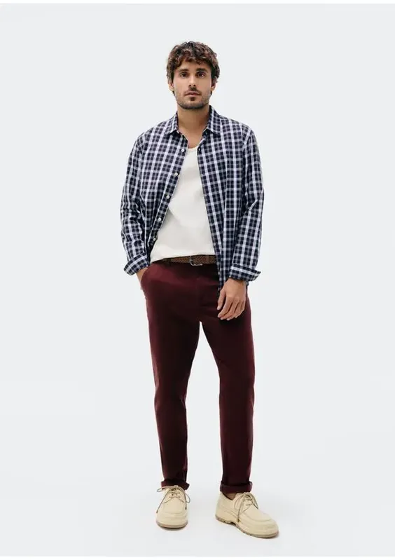Calça Básica Masculina Chino Slim Em Sarja Com Elastano - Marsala 050