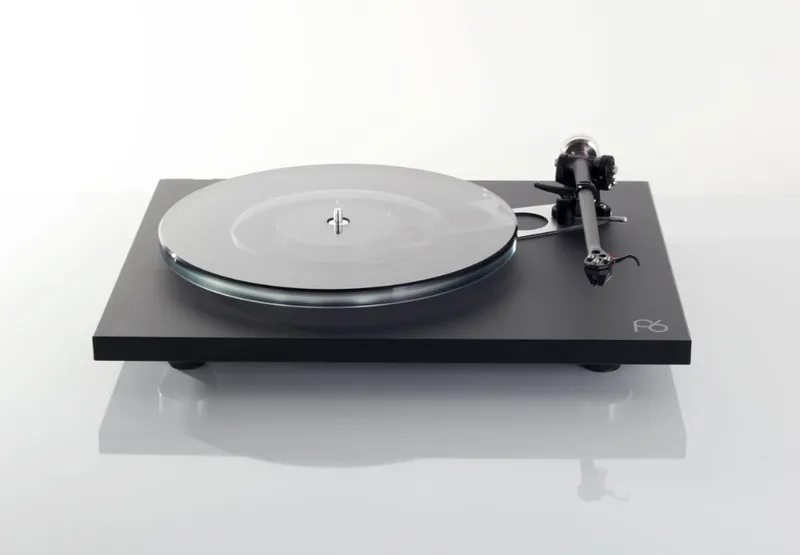 Toca Disco Rega Planar 6 - Preto