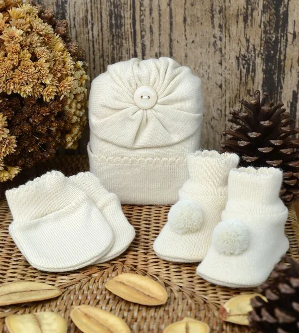Kit Touca Luva e Sapato Pompom 1016 - Tam. RN Bege