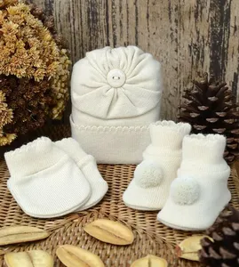 Kit Touca Luva e Sapato Pompom 1016 - Tam. RN Bege