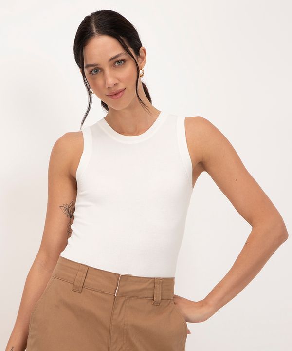 regata de tricot com alça média off white PP