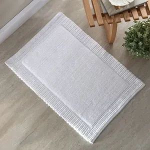 Tapete de Banheiro Suez Algodão 50x80cm Design em Relevo Branco Kacyumara Tapete de Banheiro Suez Algodão 50x80cm Branco Kacyumara