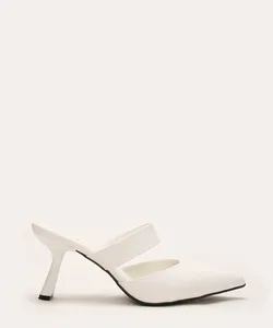 mule bico fino salto médio oneself branco 37