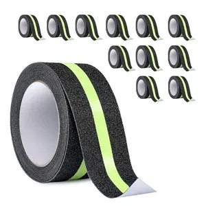 Kit 11 Fitas Antiderrapantes Adesivas SU-NOSA1 5M com Faixa Refletiva Preta Leva Pra Malhar Kit 11 Fitas Adesivas SU-NOSA1 5M Refletivas Pretas Leva Pra Malhar