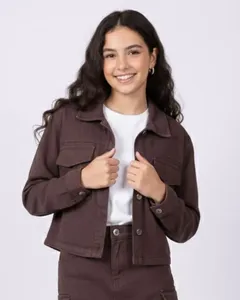 Jaqueta Cropped Sarja Juvenil com Bolsos Frontais Marrom 10