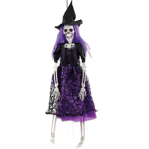 Decoração Halloween Porta Arvore Jardim Casa Esqueleto de Bruxa Caveira 40cm Articulada Com Cabelo Roxo -