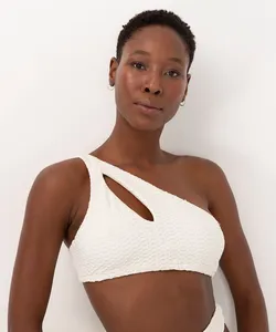 top biquíni texturizado ombro único cut out proteção uv off white G