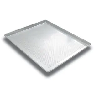 Kit Com 10 Assadeiras De Alumínio Perfurada Estampada 58 X 70 Imeca 0382