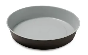 Forma para bolo redonda 28 de aço com revestimento antiaderente e aro fixo.