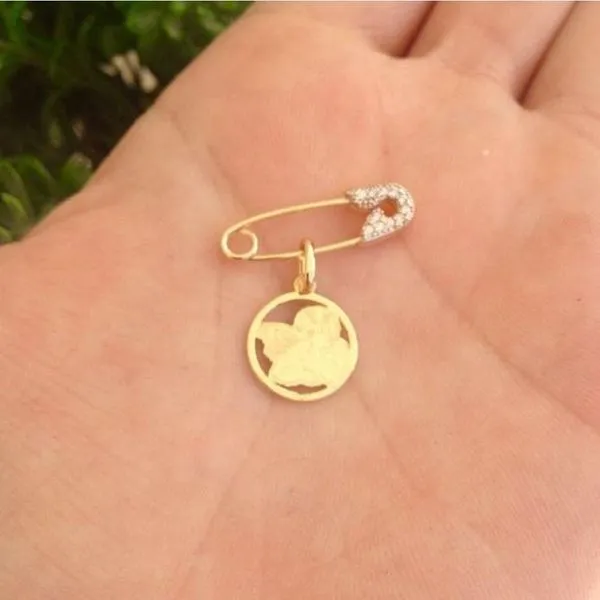 Alfinete Com Pingente Anjo Da Guarda Prata Com Banho De Ouro
