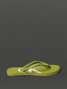 Chinelo Feminino Logo Corrido Calvin Klein Jeans - Verde Pistache Chinelo Feminino Logo Corrido Calvin Klein Jeans Verde Pistache 37/38