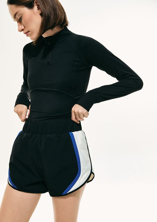 Shorts Runner Recortes Hering Sports + FRNC - Preto XG