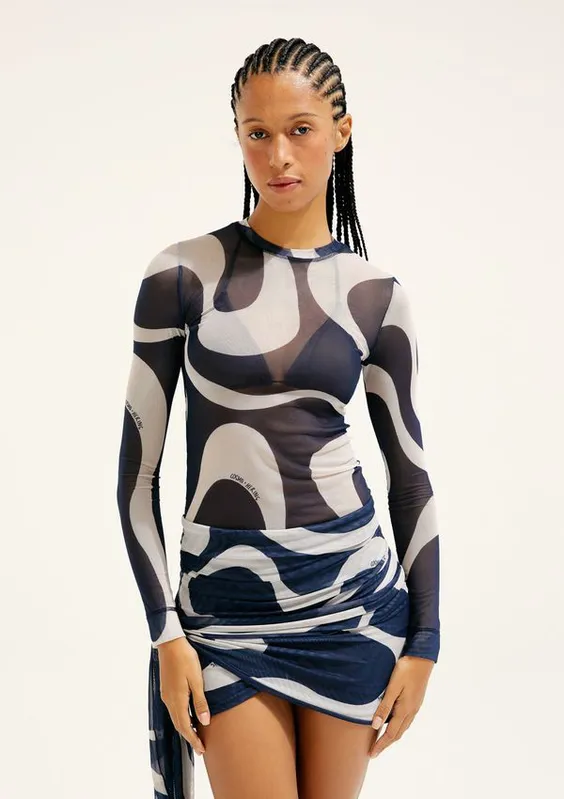 Blusa Manga Longa Estampada Em Tule Hering + Cosmo - Azul M