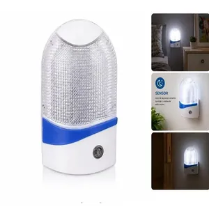 Luminaria de Tomada com Sensor de Presenca Abajur Infantil Luz Noturna Bivolt Luz Branca Yeet Luminaria de Tomada Abajur Infantil Sensor de Movimento Luz Noturna Bivolt Branco Yeet