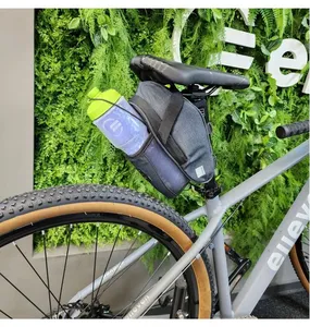 BOLSA PARA SELIM E SUPORTE GARRAFA 1,8LT IMPERMEÁVEL COM ZIPER