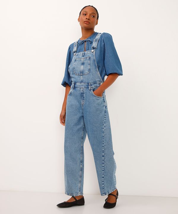 jardineira barrel jeans azul 44