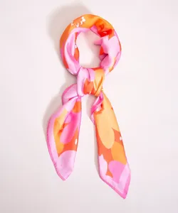 lenço estampado floral rosa Único