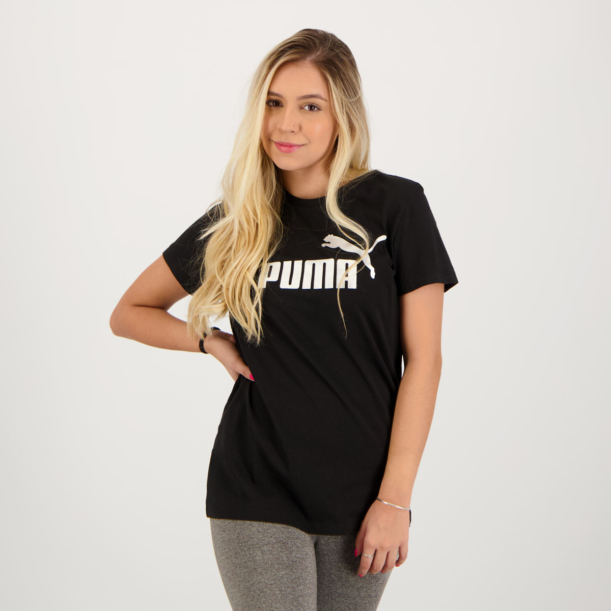 Camiseta Puma ESS+ Metallic Logo Feminina Preta